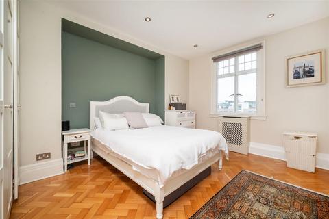 2 bedroom flat for sale, Baker Street, Marylebone NW1