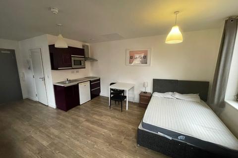 Studio to rent, Moorfields, Liverpool L2