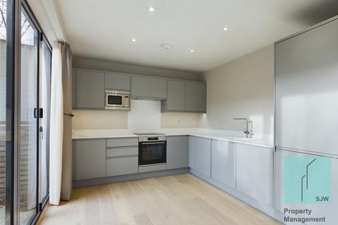 2 bedroom townhouse to rent, Provender Mews, London W7