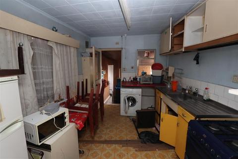 61 Sanderstead Road, South Croydon, CR2 0PF