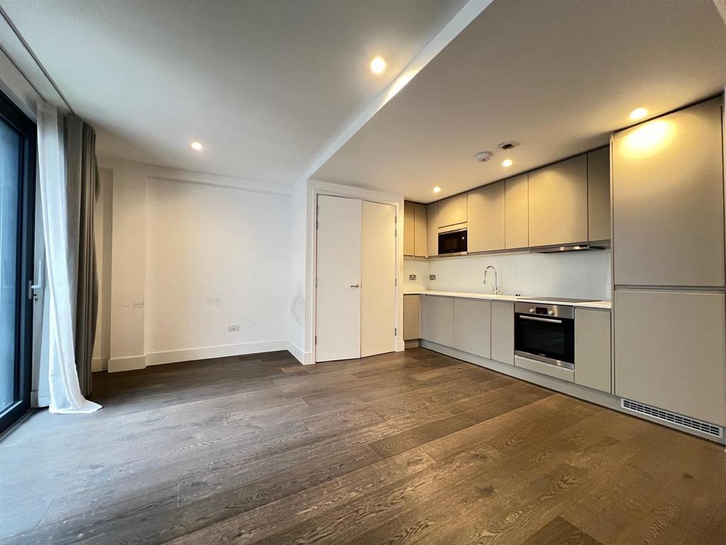 Lounge / Kitchen