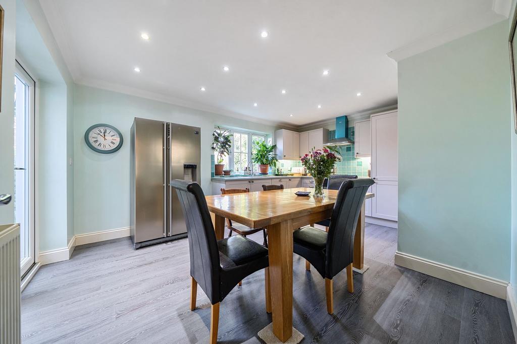 Kitchen/Dining Room (2)