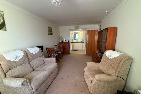 1 bedroom flat for sale, West Street, Gravesend, Kent, DA11