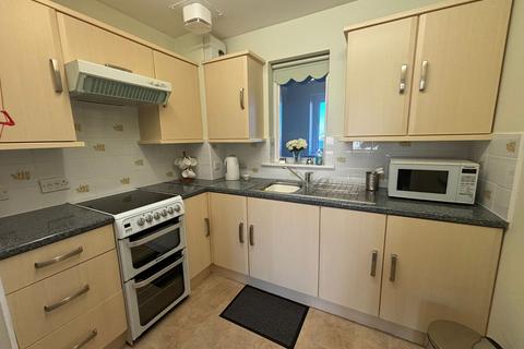 1 bedroom flat for sale, West Street, Gravesend, Kent, DA11