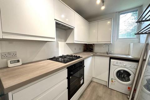 1 bedroom flat to rent, Hamlet Road, Upper Norwood, London, SE19