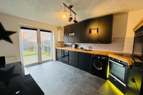 3 bedroom townhouse for sale, Kildrummy Close, Derby DE73