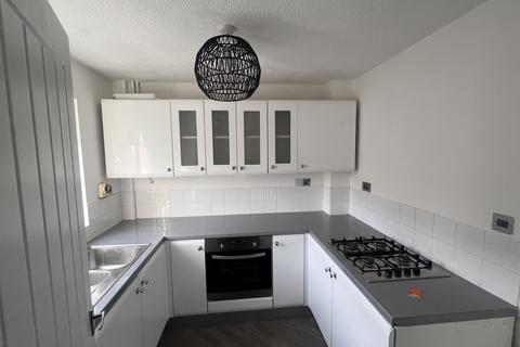 2 bedroom semi-detached house to rent, Cambrian Bar, Bradford BD12