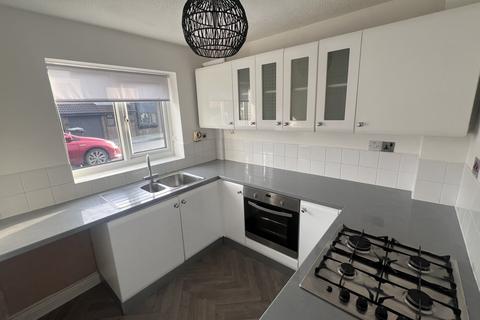 2 bedroom semi-detached house to rent, Cambrian Bar, Bradford BD12