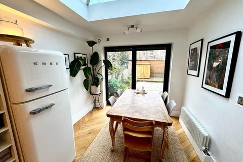 5 bedroom terraced house for sale, Griffin Road, Plumstead, London, SE18 7QE