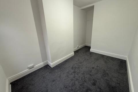 3 bedroom terraced house to rent, Leicester, LE4