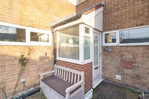 2 bedroom terraced house for sale, Brunton Grove, Newcastle Upon Tyne