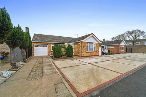 2 bedroom detached bungalow for sale, Coopers Lane, Clacton-On-Sea CO15