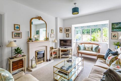1 Holly Close, Brockham, Betchworth, RH3 7DD
