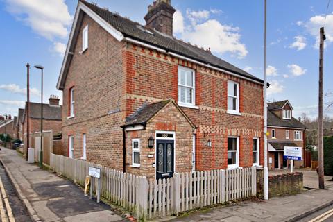 2 bedroom semi-detached house for sale, Dunnings Road, East Grinstead, RH19