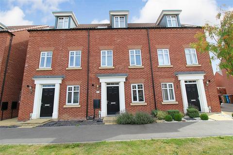 3 bedroom townhouse to rent, Broad Avenue, Hessle