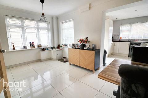 15 Butterill Drive, Armthorpe, Doncaster, DN3 3RY
