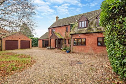 4 bedroom detached house for sale, Wymondham Road, Wreningham, Norwich, Norfolk, NR16