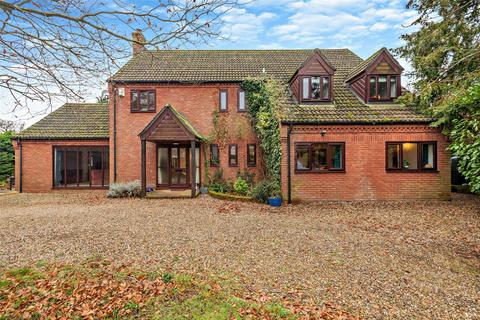 4 bedroom detached house for sale, Wymondham Road, Wreningham, Norwich, Norfolk, NR16