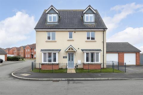 47 Castle Hedingham, Trowbridge, BA14 6GS