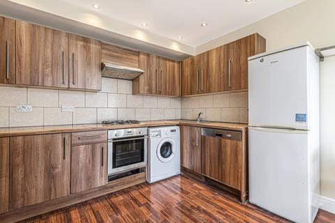 5 bedroom flat to rent, Morden Road London SW19