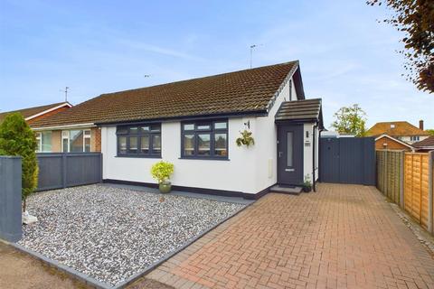 2 bedroom semi-detached bungalow for sale, Laynes Road, Hucclecote, Gloucester