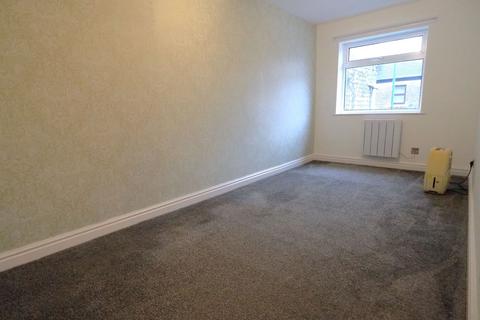 1 bedroom apartment to rent, Market Street, Chapel-En-Le-Frith, SK23