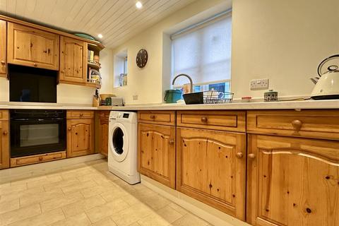 4 bedroom house to rent, Monyash Road, Bakewell