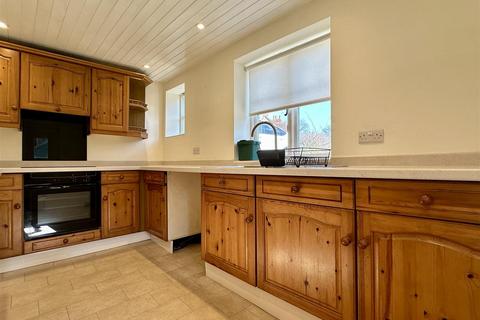 4 bedroom house to rent, Monyash Road, Bakewell
