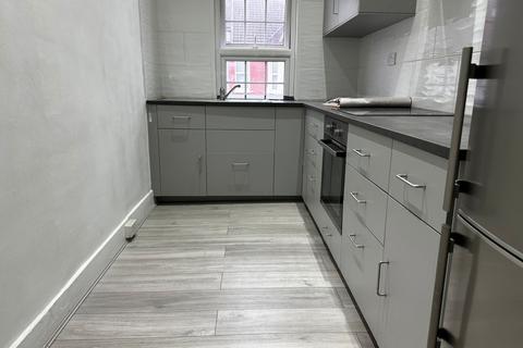 2 bedroom flat to rent, nw2