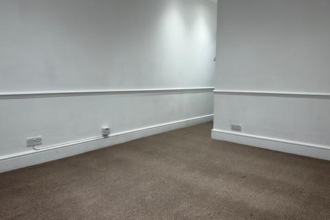 2 bedroom flat to rent, nw2