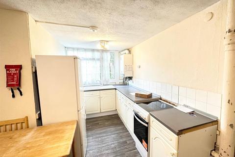 3 bedroom terraced house to rent, Heritage Close, Uxbridge,