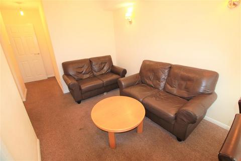 4 bedroom terraced house to rent, Belgrave Mews, Uxbridge