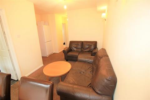 4 bedroom terraced house to rent, Belgrave Mews, Uxbridge