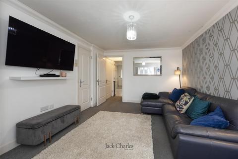 6 Dawes Close, Tonbridge, TN9 1QX