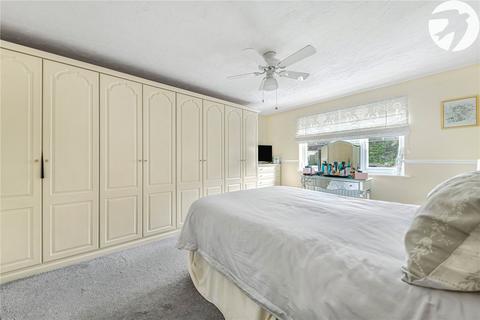 3 Merryweather Close, Dartford, DA1 1UG