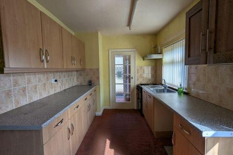 2 bedroom semi-detached bungalow for sale, 67, Speeton Avenue Bradford, BD7 4NQ