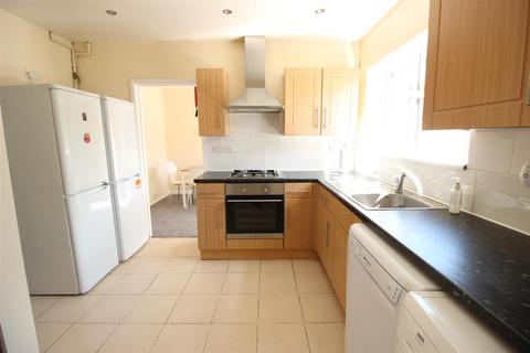 5 bedroom semi-detached house to rent, Maygoods Close, Cowley, Middlesex