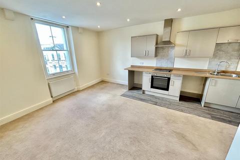 3 bedroom flat for sale, Flat 2, 13 Market Place