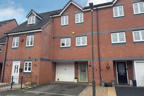 3 bedroom townhouse for sale, Otter Street, Derby DE65