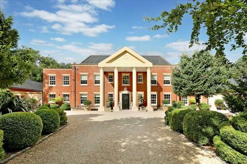 7 bedroom detached house for sale, The Pillars, Gerards Cross