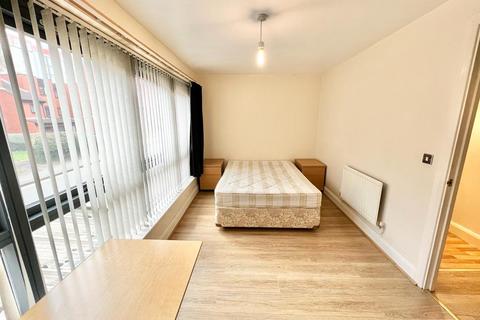 1 bedroom in a house share to rent, Wheeleys Lane, Birmingham B15