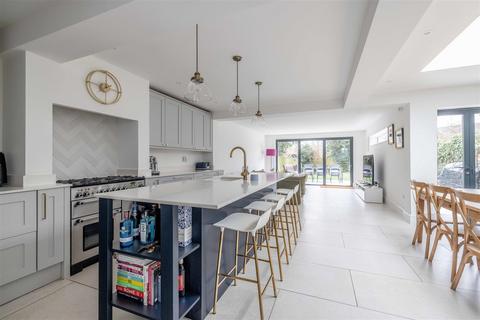 76 Albany Road, Old Windsor, Windsor, SL4 2QB