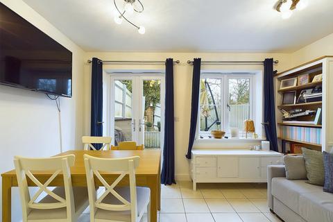 3 bedroom terraced house for sale, Hillview Gardens, High Wycombe, Buckinghamshire