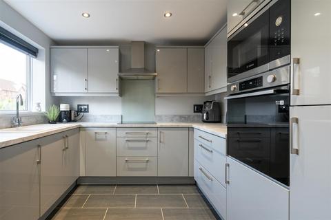 31 Ashbrook Crescent, Solihull, B91 3TD