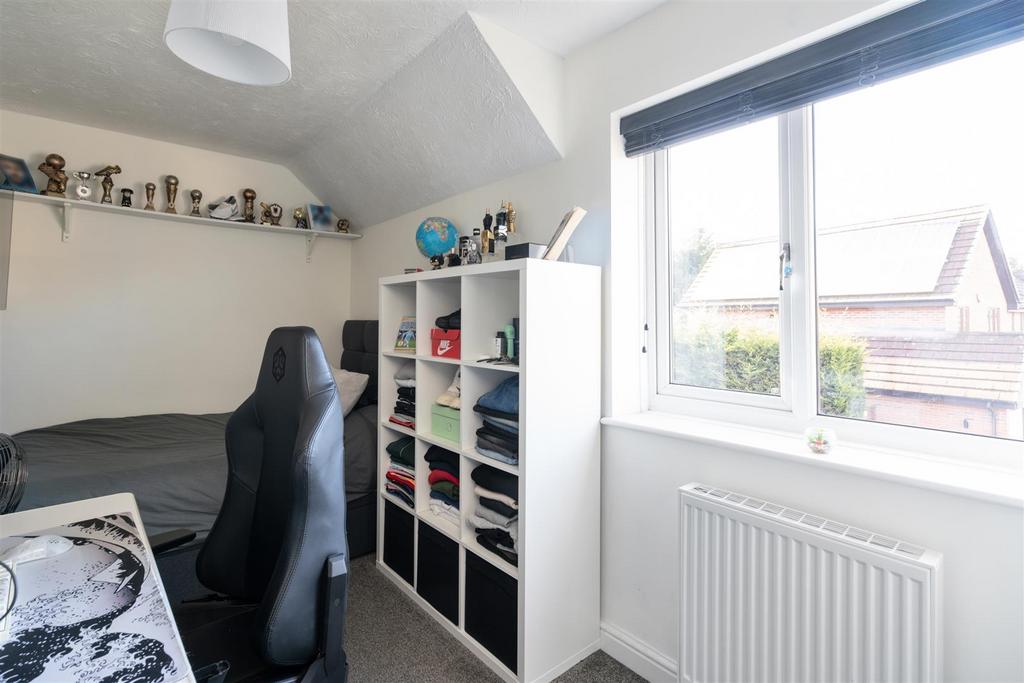 31 Ashbrook Crescent 16.jpg