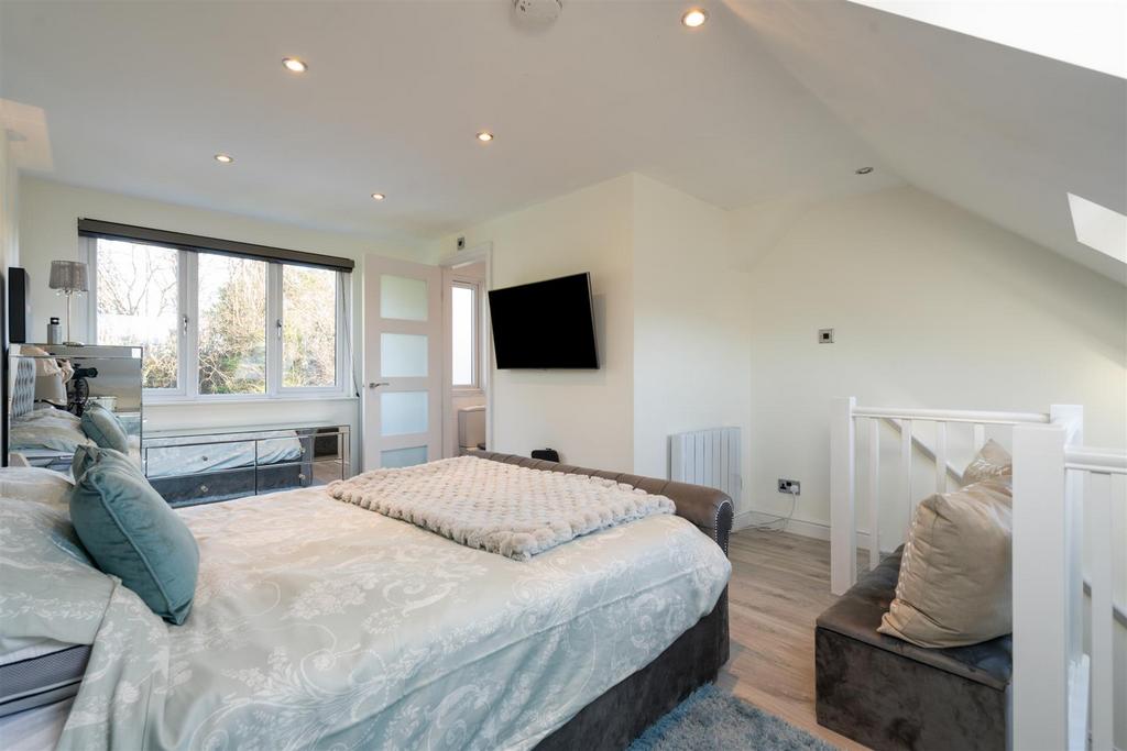 31 Ashbrook Crescent 12.jpg