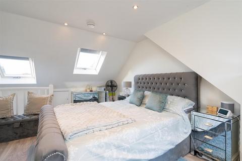 31 Ashbrook Crescent, Solihull, B91 3TD