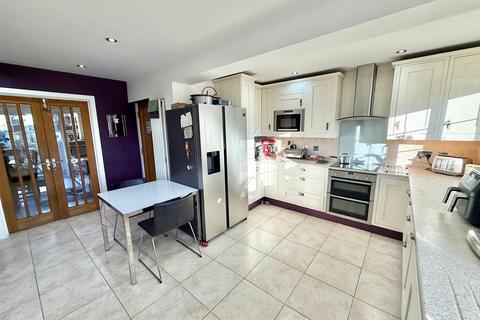 4 bedroom detached house for sale, Victoria Road, Macclesfield