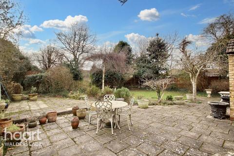 4 bedroom detached house for sale, Walderslade Road, Chatham