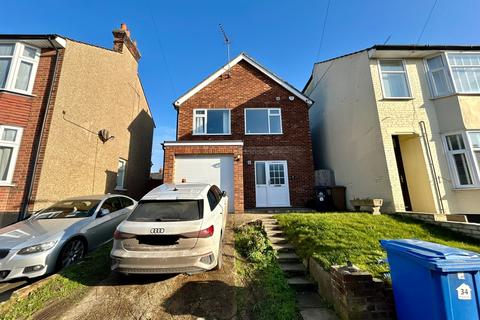 3 bedroom detached house to rent, Kensington Road, Ipswich IP1